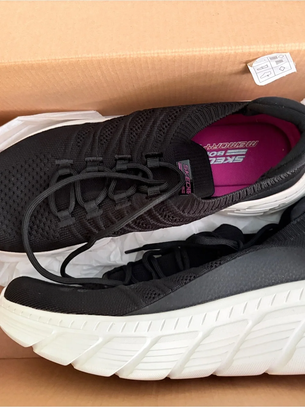 NWT Skechers Women’s B Flex Levelled Ground Black Sneakers